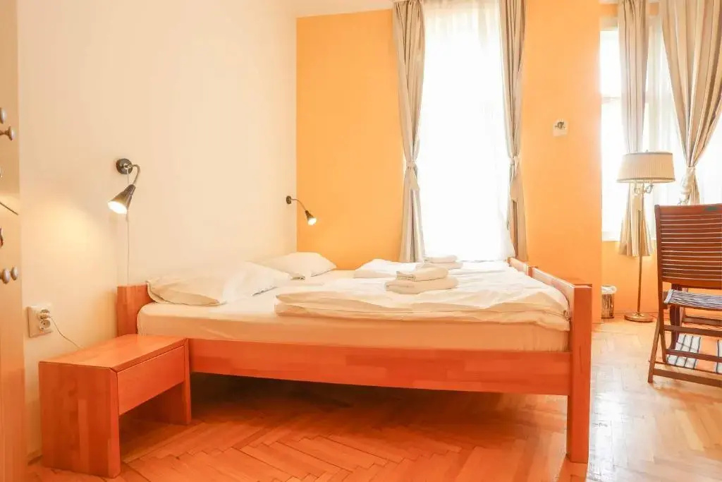 Pigeon Square Rooms