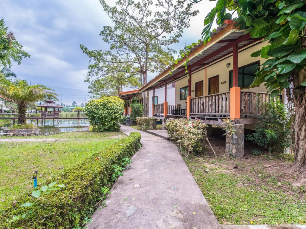 Naku Resort