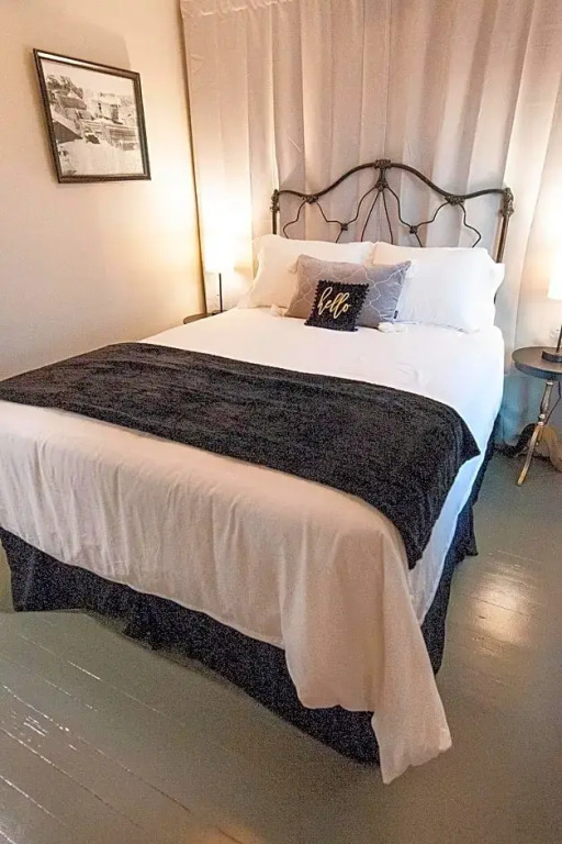 Dabbs Hotel