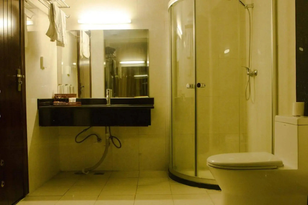 Golden Eagle Summit Hotel