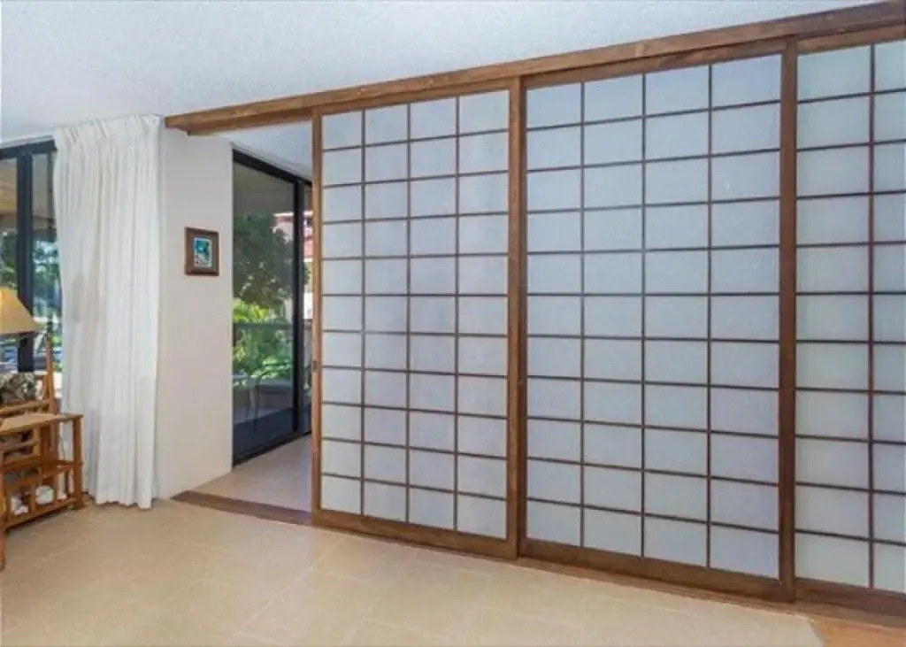 Surf & Racquet Club Lovely open and airy 2bd/2bth 2nd floor unit.
