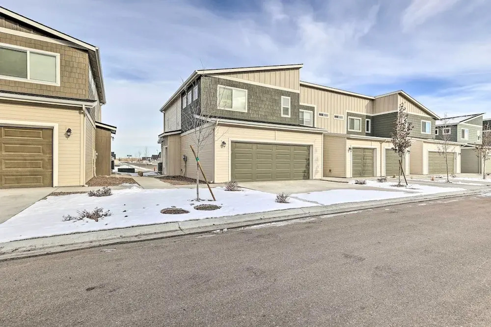 Nampa Townhome ~ 18 Mi to Downtown Boise