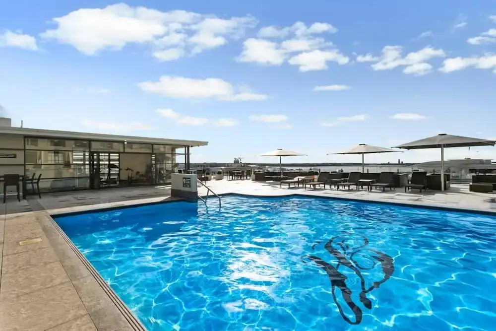 Renovated Apt with huge deck & car park