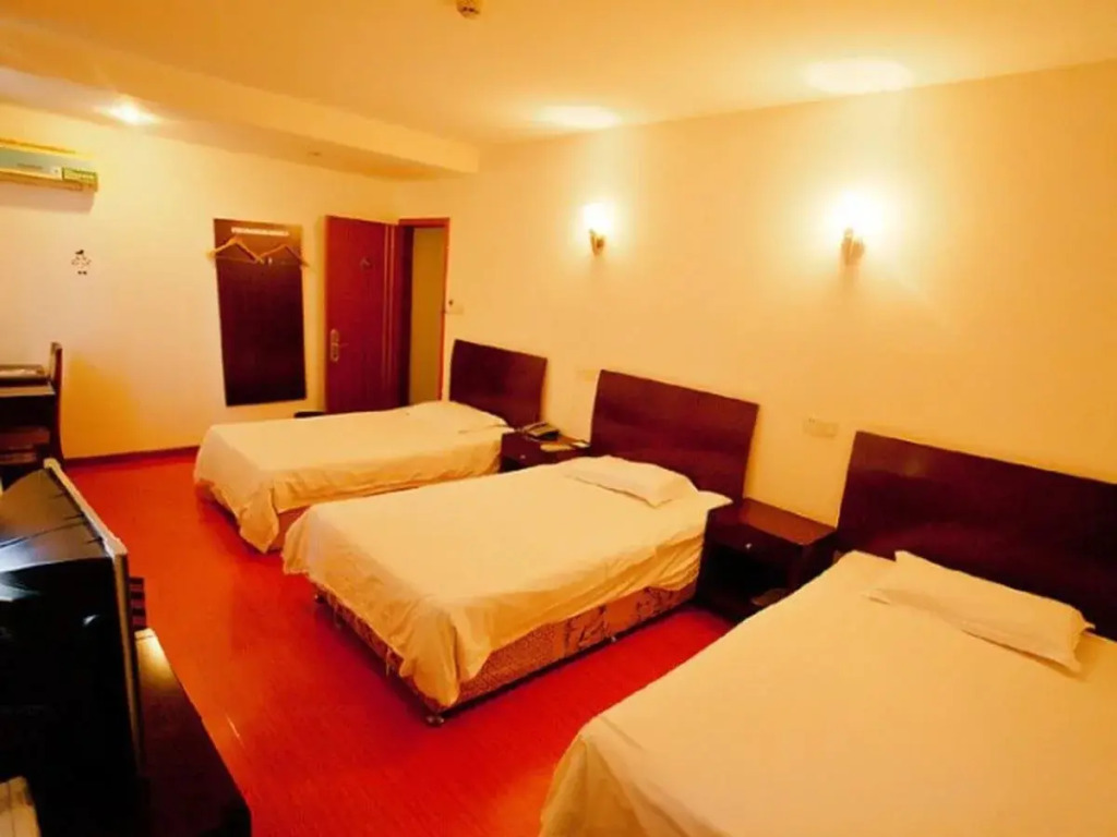 GreenTree Alliance Nanjing HanzhonGMEn Subway Station Hotel