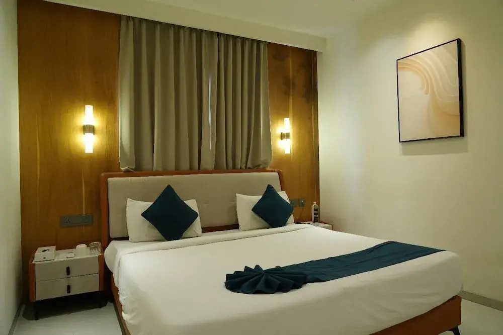 Hotel TAAR TANGERINE Gachibowli