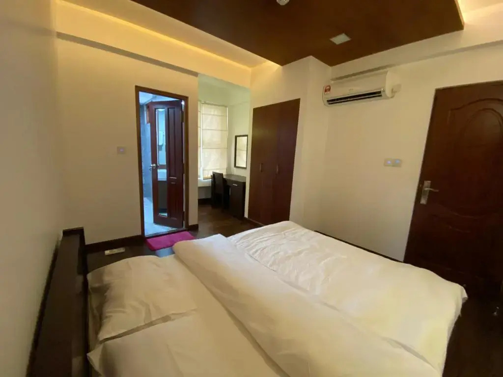 Luxury 3 Room Apartment by Oboe