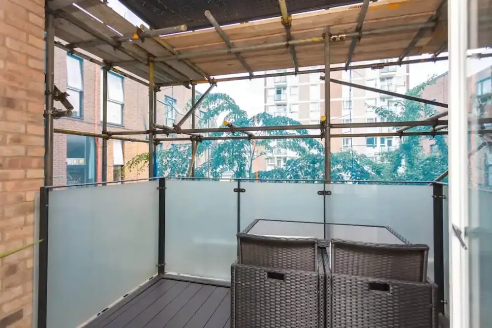 Fantastic 1 Bedroom Apartment in East London With Balcony
