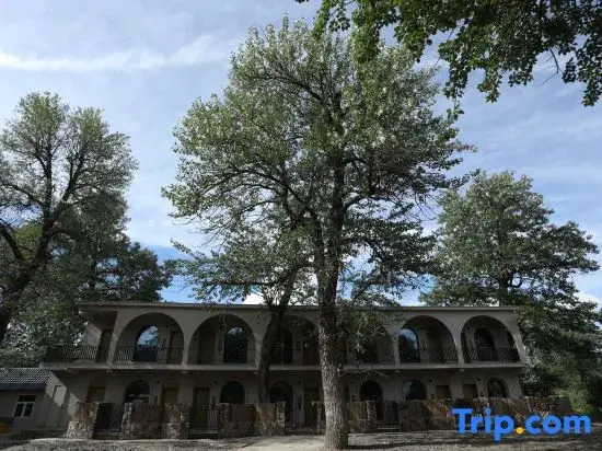 Xinlü Resort Hotel (Formerly Xinjiang Culture and Tourism Air Grassland Resort Hotel), Nalati