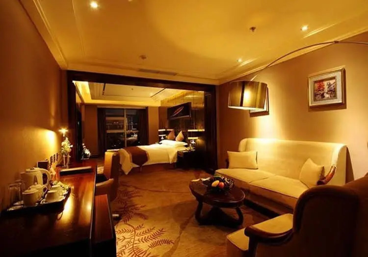 Cannes Holiday Inn Hotel