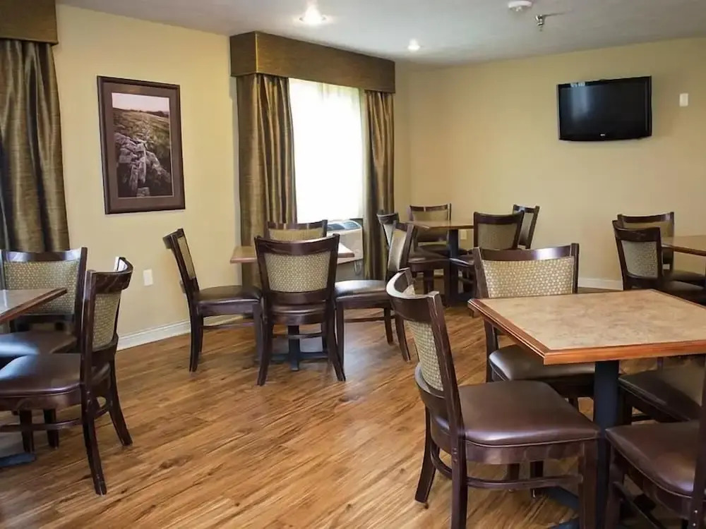 GrandStay Inn & Suites of Luverne