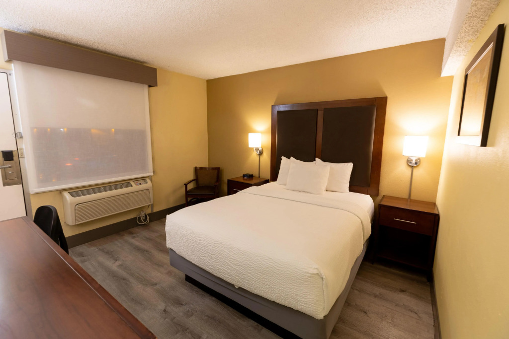 Kings House Motor Hotel, a Dazzler Select by Wyndham