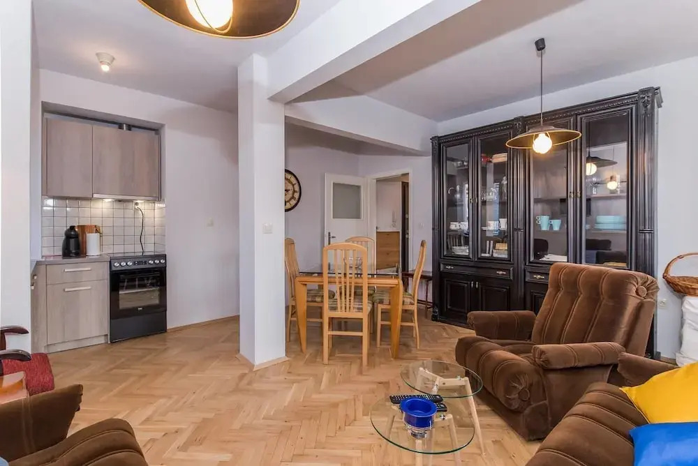 FM Economy 2-BDR Apartment - Next to Serdika Center