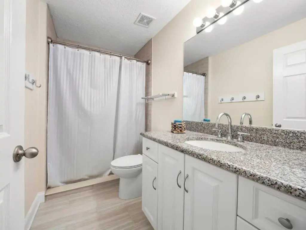 Complete SeaRenity, 4 BRs, Private Pool, Walk to Beach, Sleeps 8