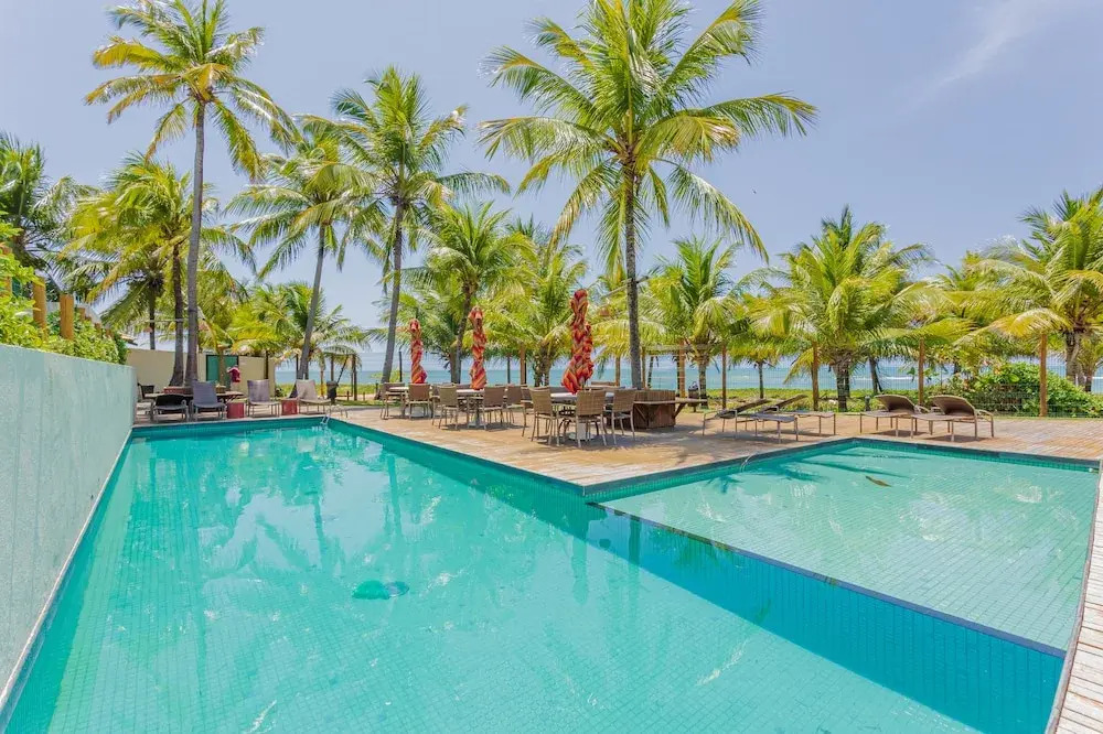 IT03 Bangalo Duplex 3 Suites Pe na Areia