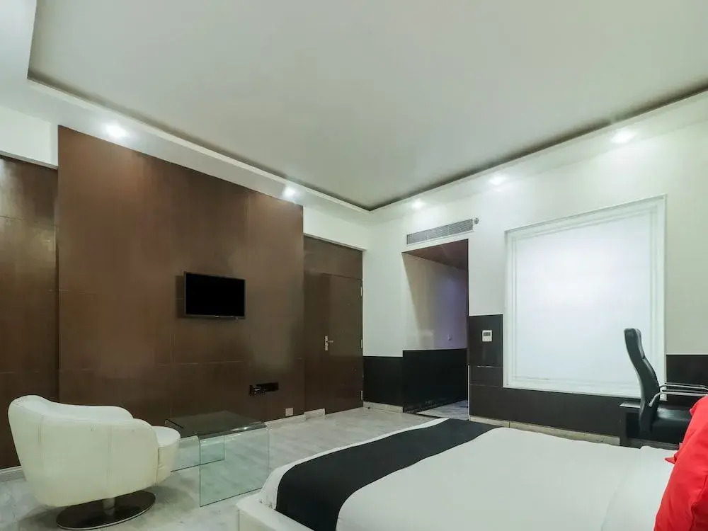 Capital O 26201 Hotel Jagrati Lords Inn