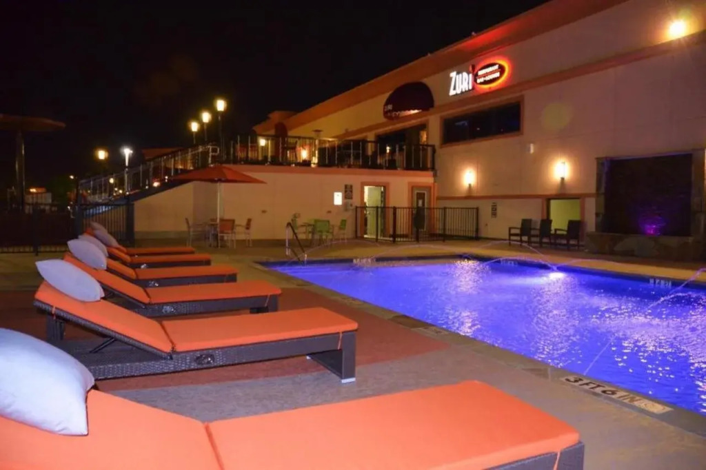 Отель Lux and Spa