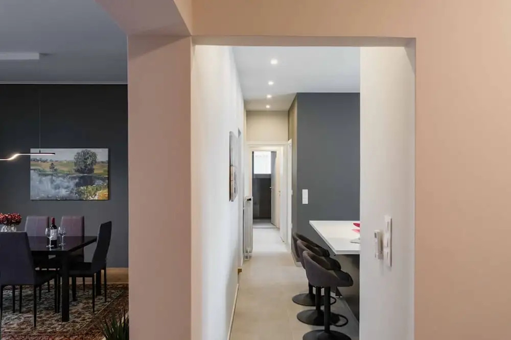 Spacious Seaside Flat at Alimos