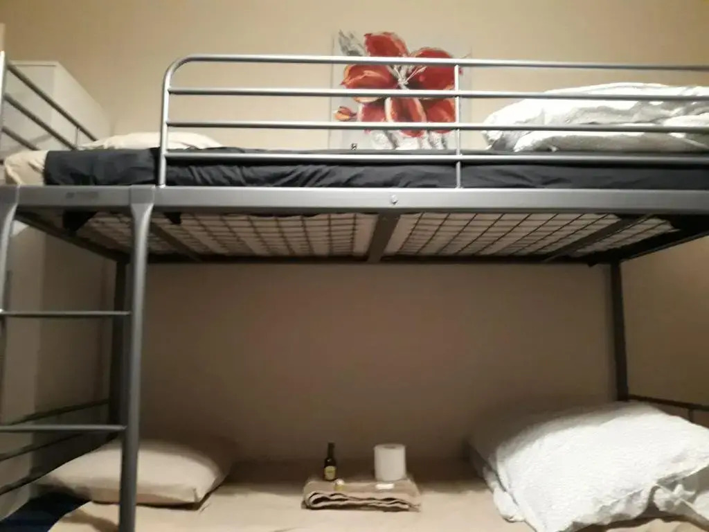 Quarto com 4 camas