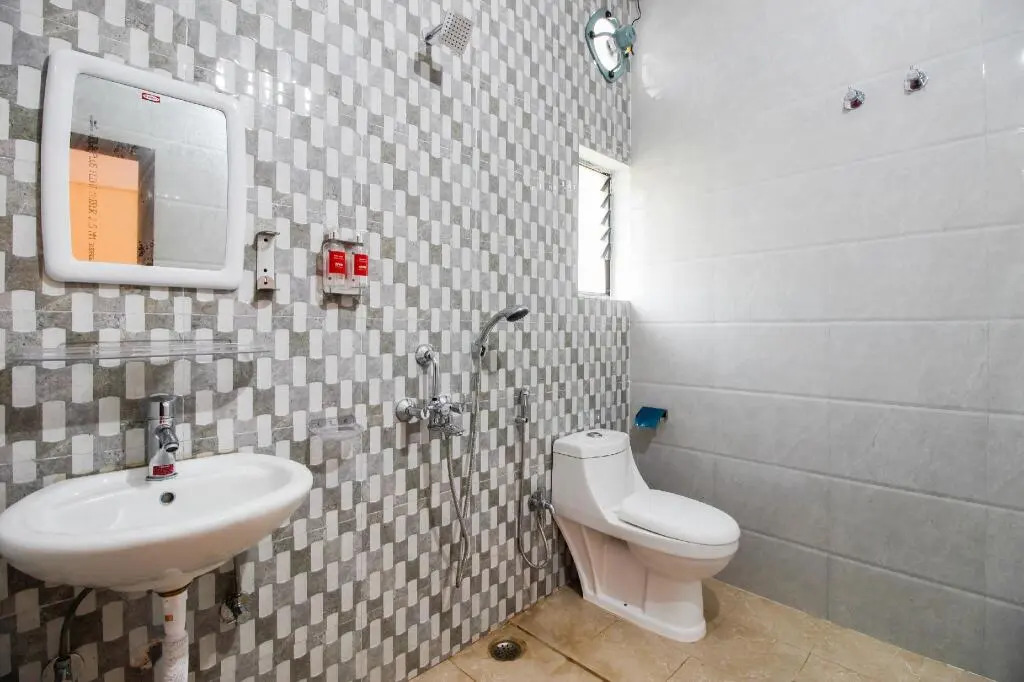 The Hotel by OYO Rooms