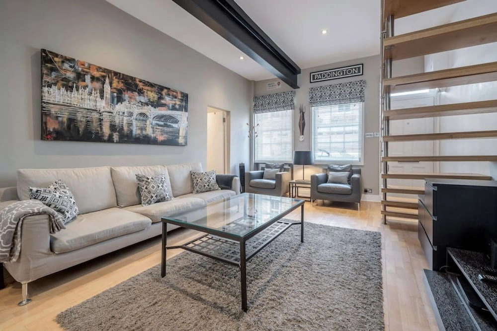Conduit Mews Luxurious Mews House Next to Hyde Park