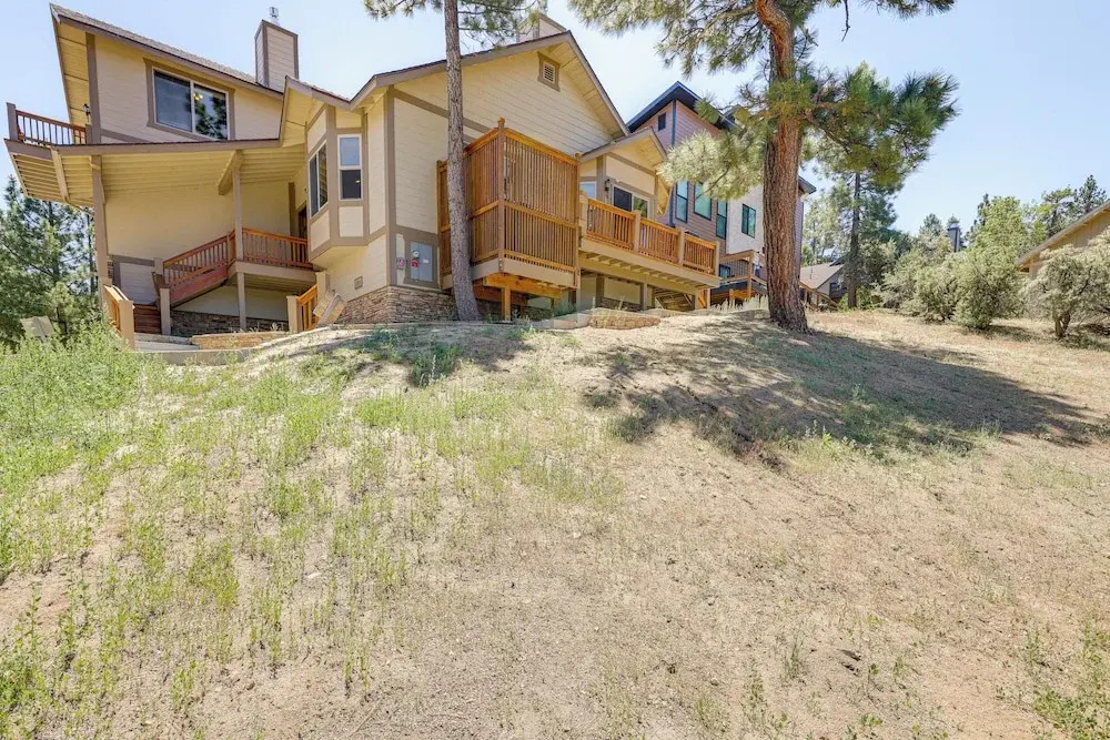 Walkable Big Bear Lake Home w/ Private Hot Tub!
