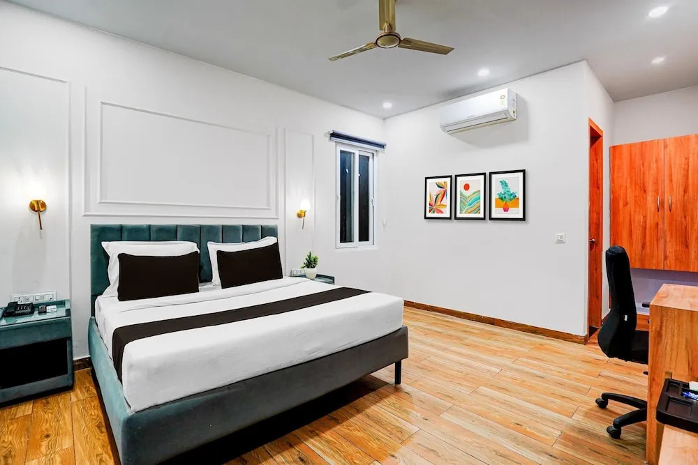 Townhouse Oak Sector 18 Metro Station Formerly Raasha Inn