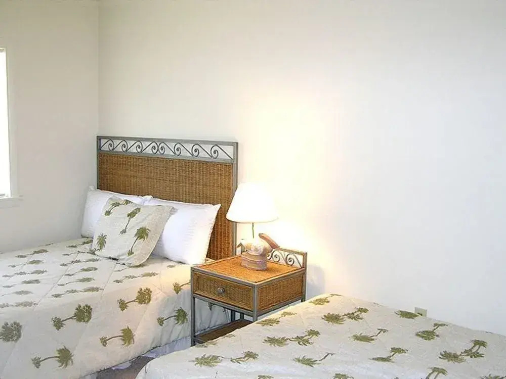 Ann Elizabeth 305 2 Bedroom Condo by RedAwning
