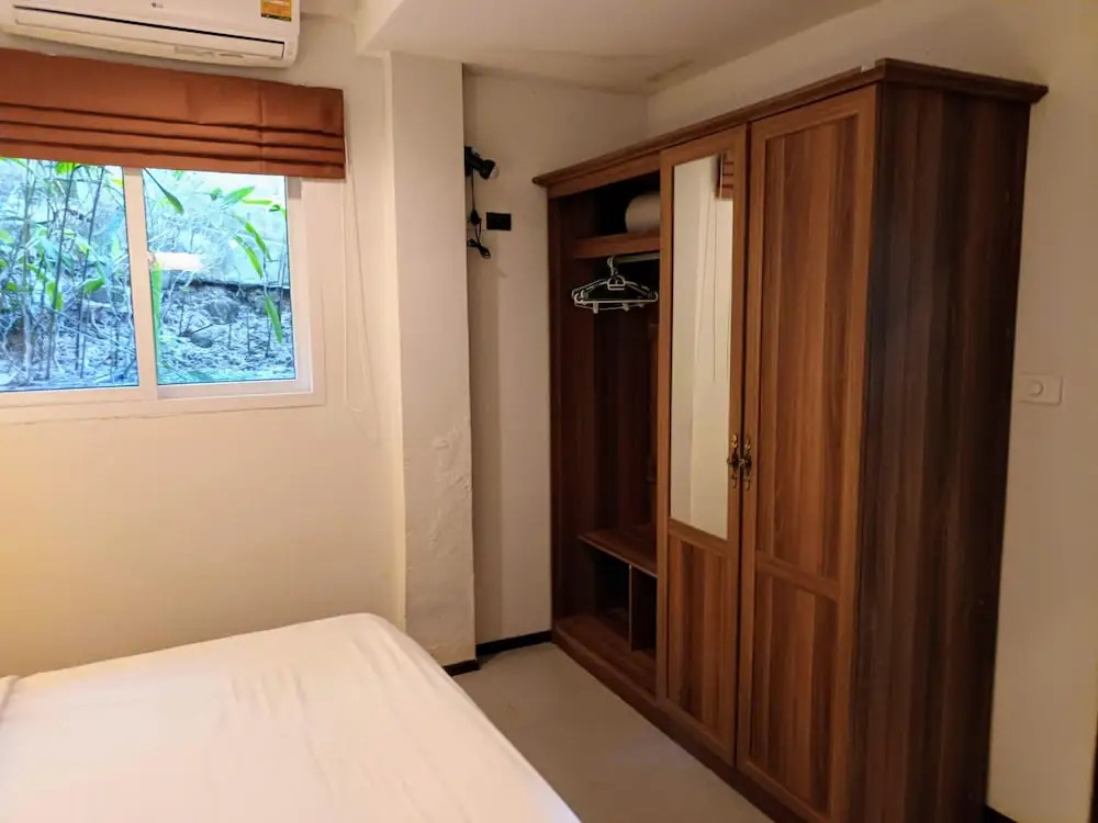 Peaceful 1 BR home in private residence