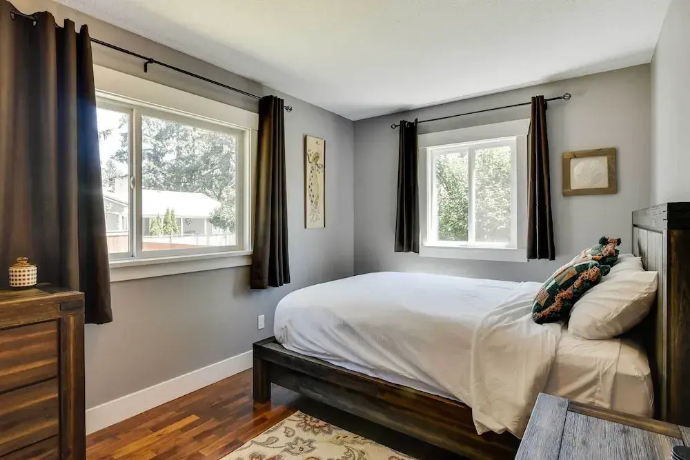 Charming Portland Home, Walk to Light Rail!