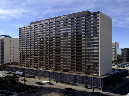 Place Louis Riel Suite Hotel