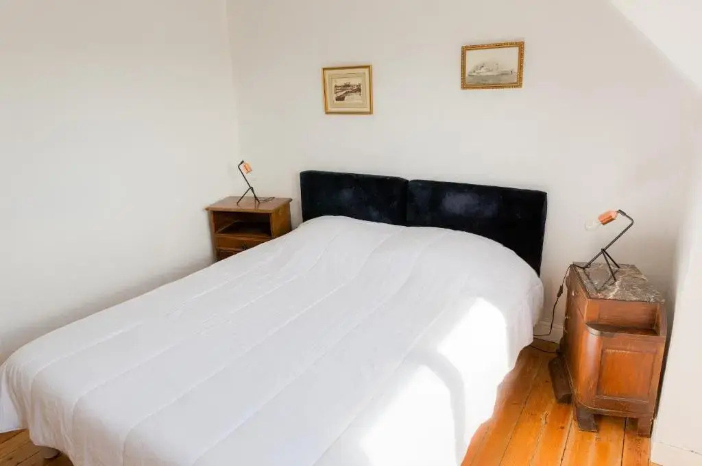 Penty bigouden ty tad-cozh pour 6 a Loctudy