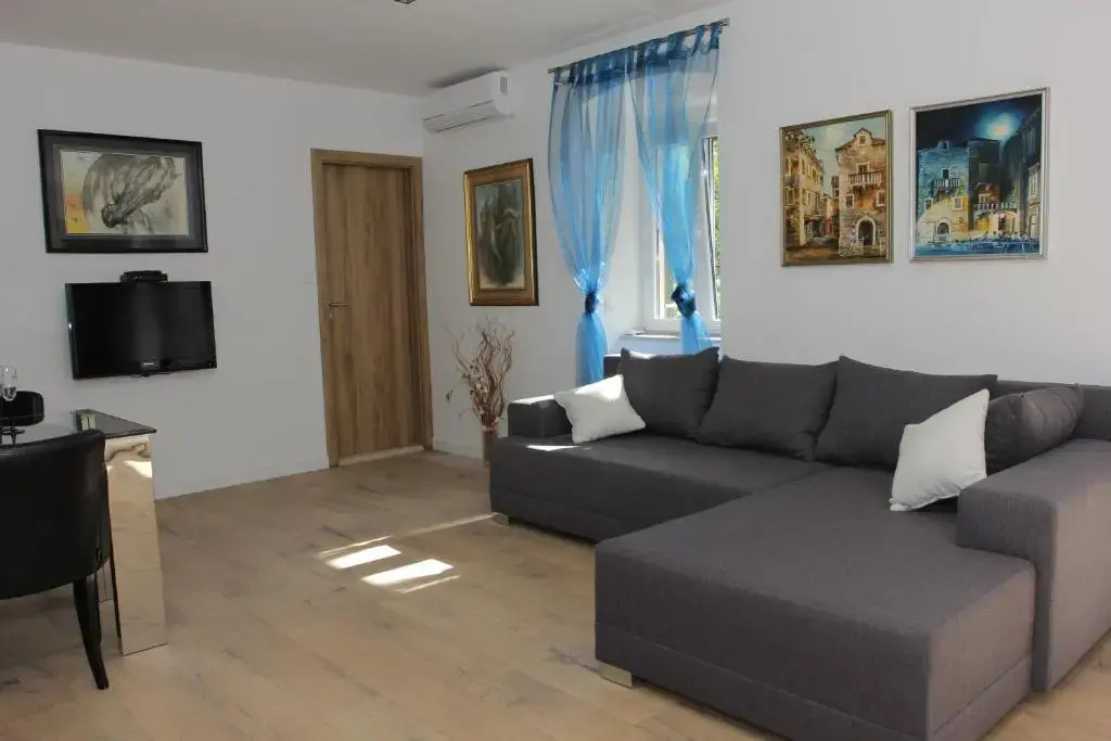 Apartment House Vitaic