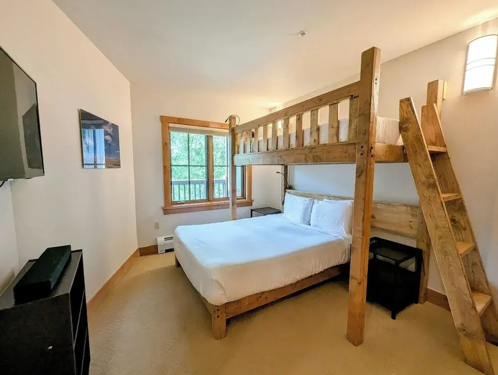 Expedition Station 8607 by SummitCove Vacation Lodging