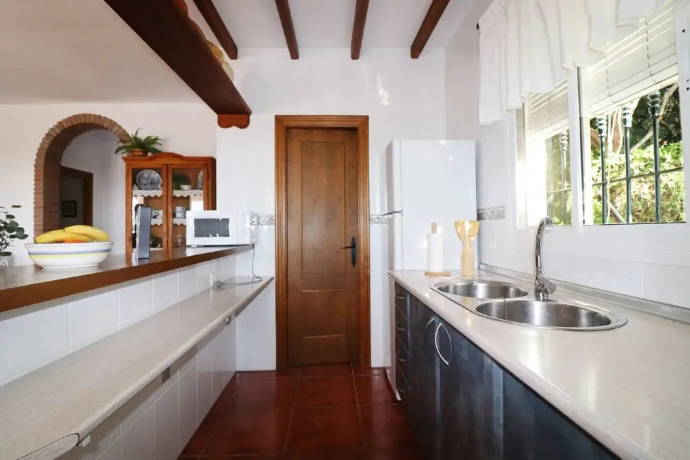1143 Villa Serymar