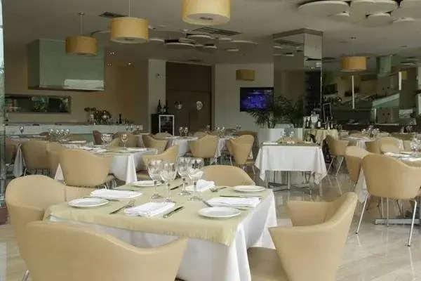 Biotel Suites