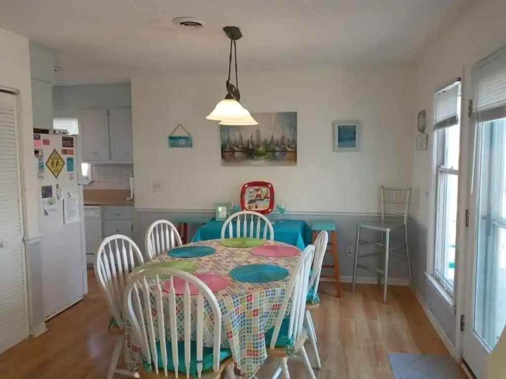 1 Galway Girl 3 Bedroom Home by RedAwning