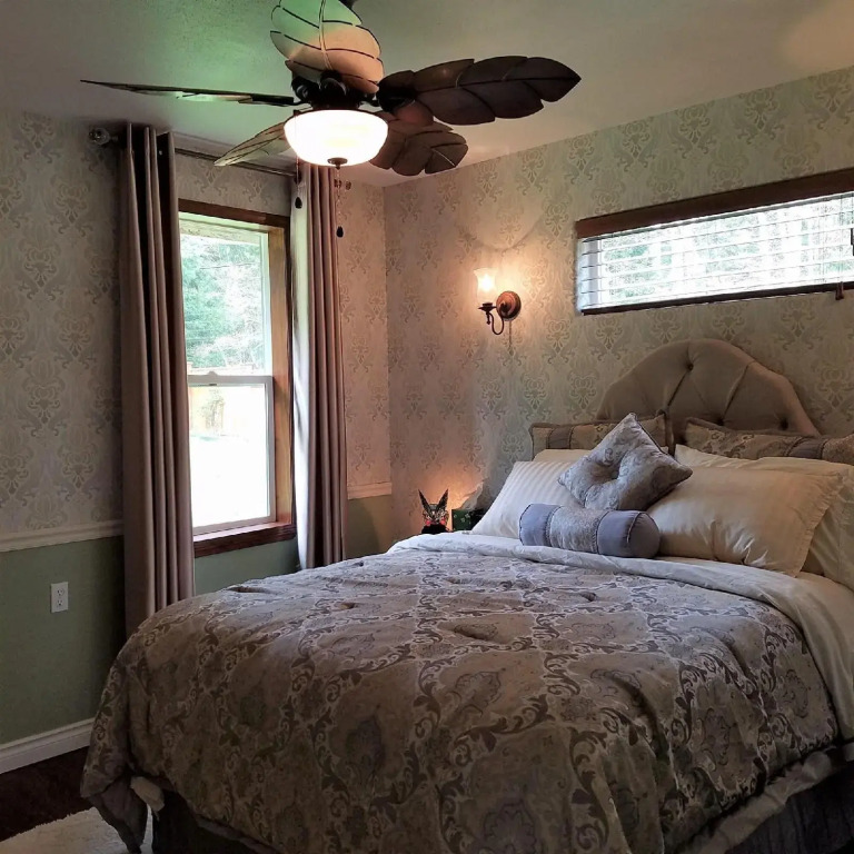 Arbor Rouge Cottage