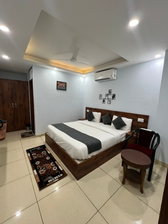 Hotel RK palace near airport