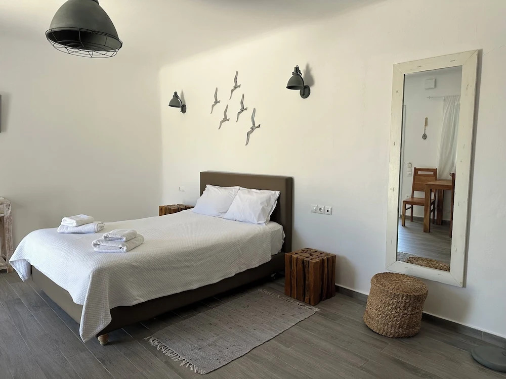 Elenis Village Suites