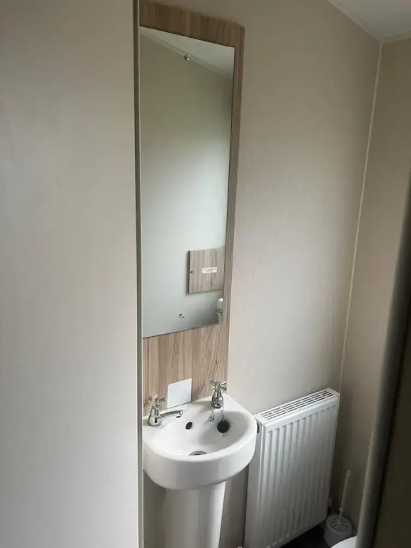 3 Bed Caravan - Sleeps 6 - Pets - 5 min to Beach