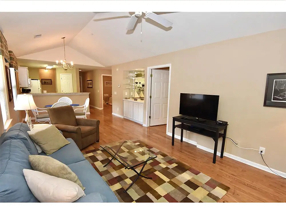 #29H True Blue - 3 Br condo by RedAwning