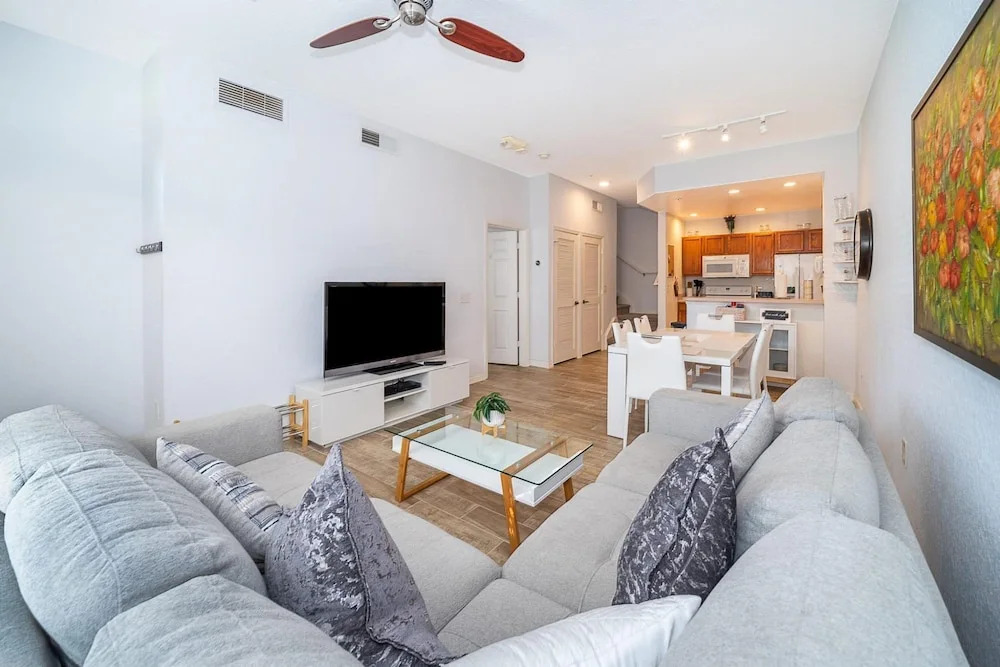 Enchanted Townhome Near Disney Parks 3Br