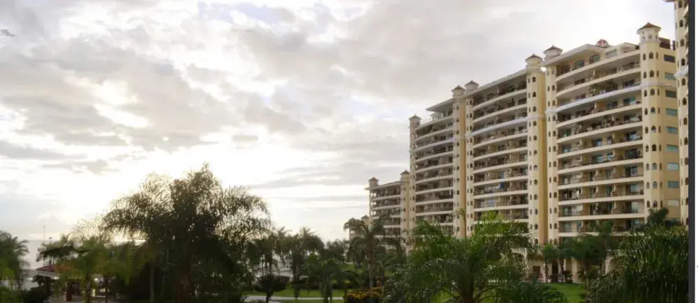 Bay View Grand by Hbm