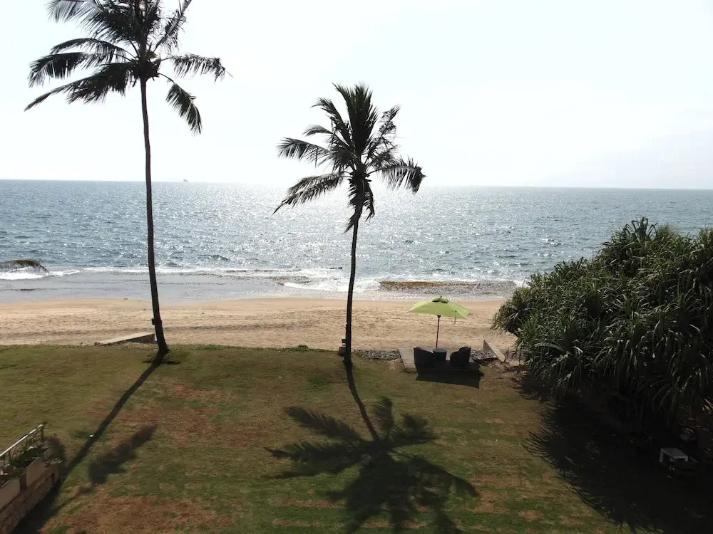 Reefs Edge Hotel