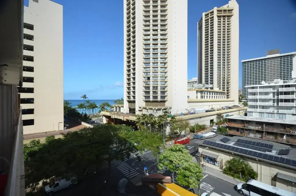 Sea Shore 75 Steps from Waikiki Beach and Sleeps 1 - 3!