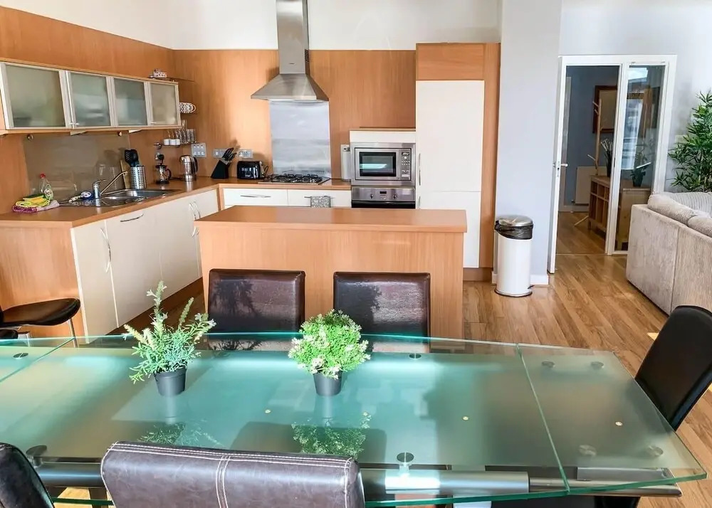 Hydro/secc 2 bed Luxury Apartment