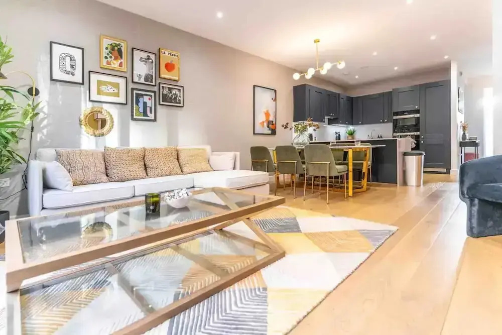 London Oasis - Spacious 4 Bedroom House