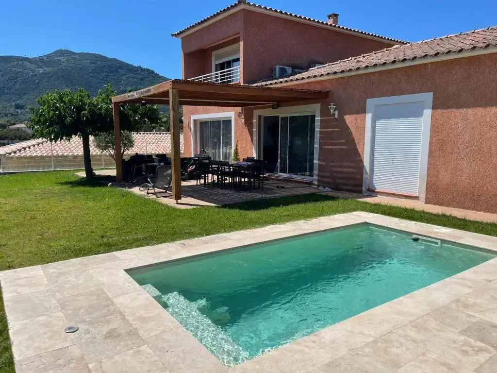Villa Davia piscine chauffée à Ajaccio