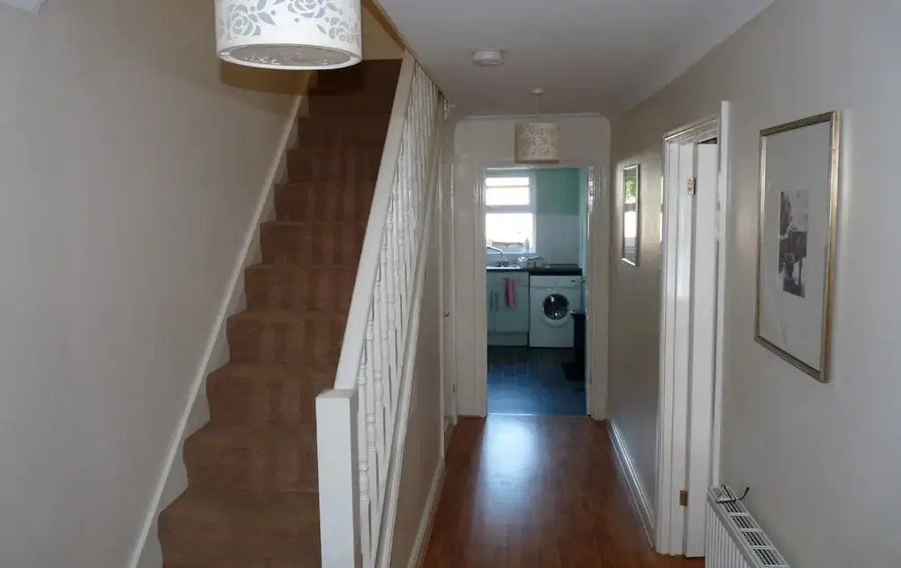 Friars Walk houses with 2 bedrooms, 2 bathrooms, fast Wi-Fi and private parking