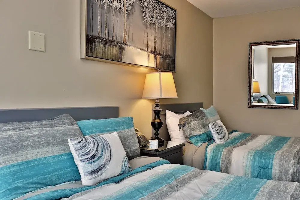 Your Perfect Getaway Renovated and Beautifully Decorated Hotel Room Studio